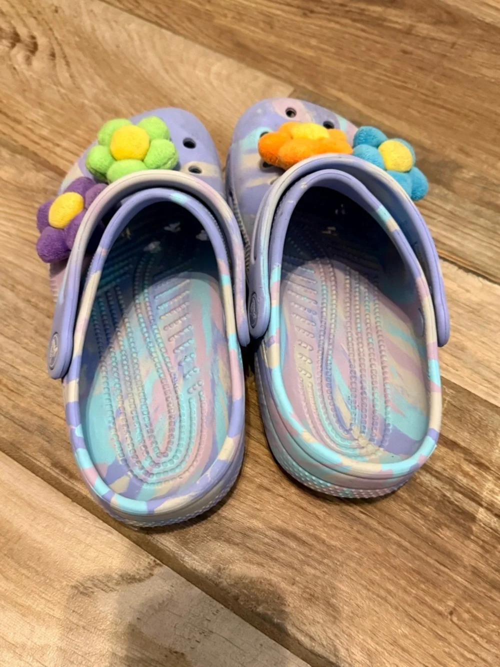 Crocs Girls Swirl Clog Sandals